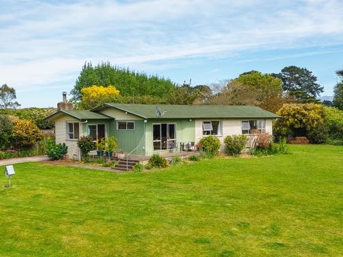 19 Lake Street, Takapau