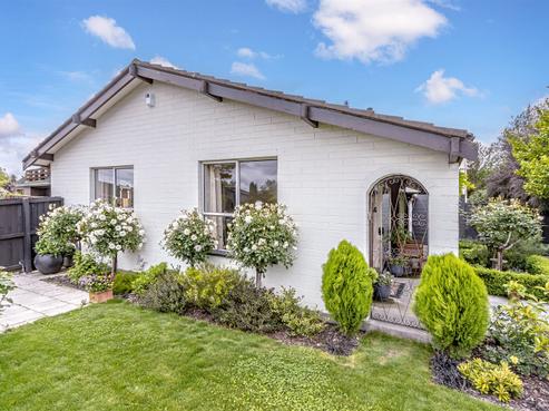 8A Woodstock Place, Russley