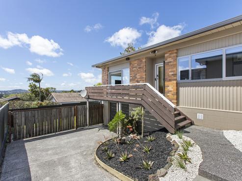 2/39 Te Atatu Road, Te Atatu South