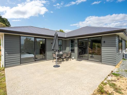 21 Chatham Street, Waihola