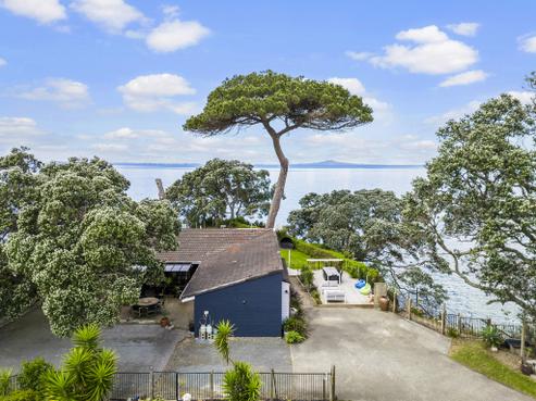 881 Whangaparaoa Road, Manly