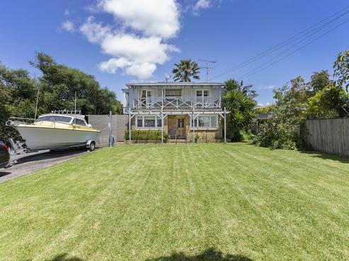 12 Pohutukawa Road, Beachlands