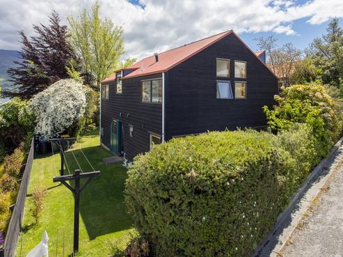 16B Mount Iron Drive, Wanaka