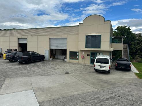 448 Devon Street East, Strandon