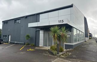 High Profile Warehouse/Showroom