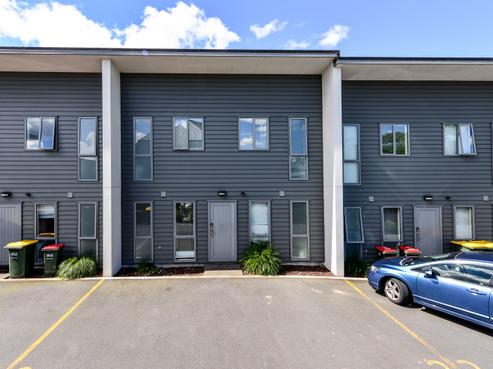 3/181 Knighton Road, Hillcrest