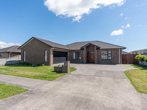 11 Sirius Crescent, Rototuna North