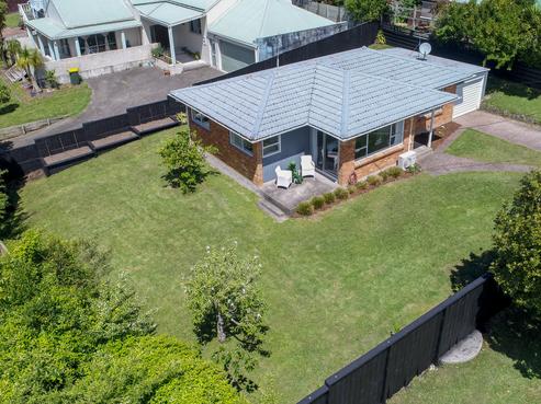 18 Captain Scott Road, Glen Eden