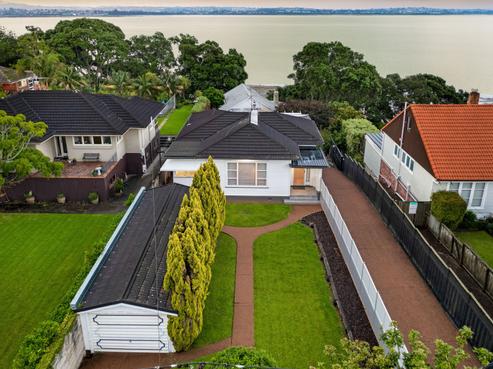 10 Harbour View Road, Point Chevalier