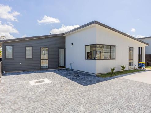 2/101 Hobsonville Road, West Harbour
