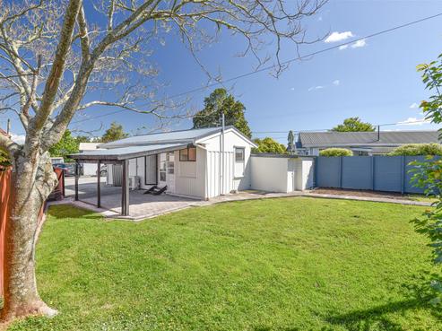 38B Robinson Avenue, Holdens Bay