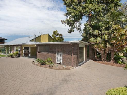 8 Pines Court, Feilding