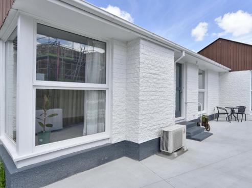 2/89 Hills Road, Edgeware
