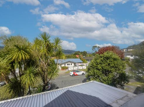 16 Gainsborough Grove, Belmont