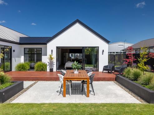 9 Russ Drive, Lincoln