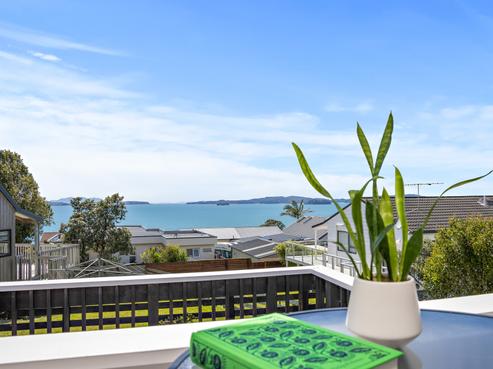 8 Mariners Grove, Algies Bay