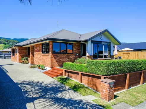 30 Cambelldon Crescent, Stoke