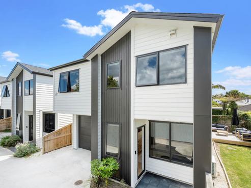 48E Tirimoana Road, Te Atatu South
