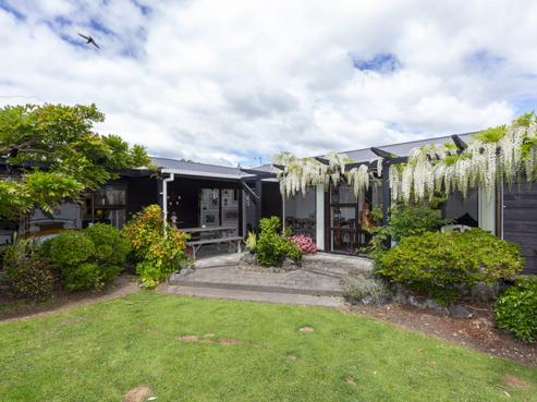 15A Rosebank Grove, Waikanae