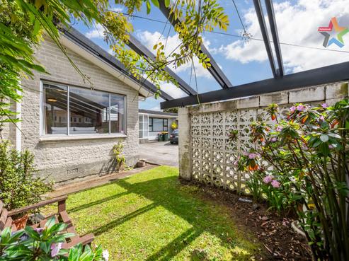 48 Kings Crescent, Central Hutt