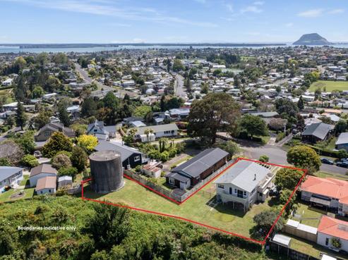 62 The Drive, Brookfield