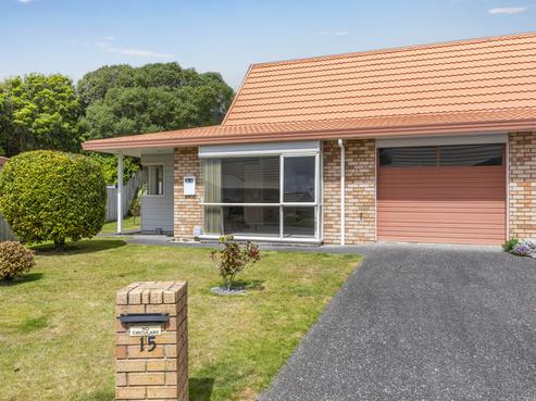 15/17 Redwood Close, Paraparaumu