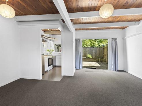18/10 Pitarua Street, Thorndon