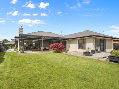 8 Tulip Drive, Cambridge