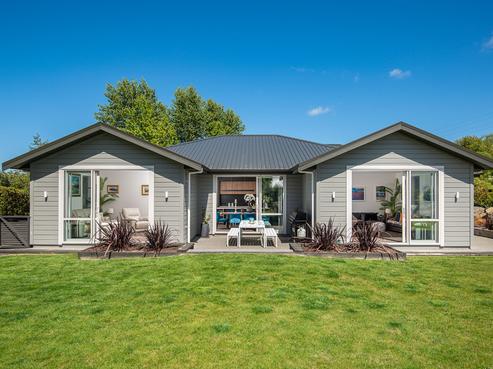 8 Redwoods Lane, Helensburgh