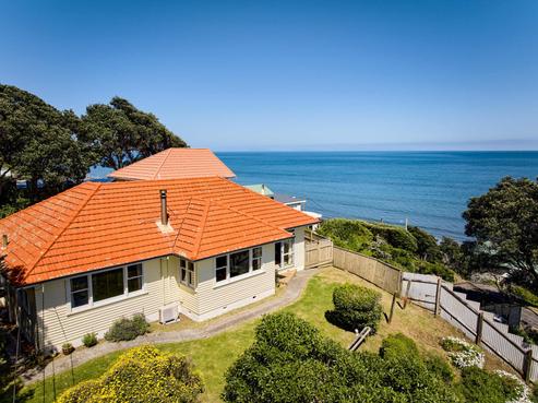 12 Pingau Street, Paekakariki