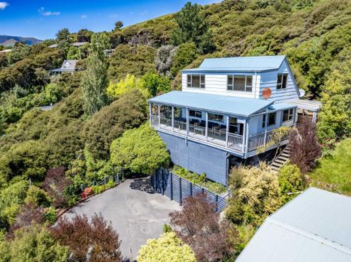 33 Kingfisher Road, Takamatua
