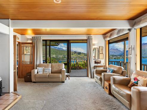 25 Golden Terrace, Queenstown Central