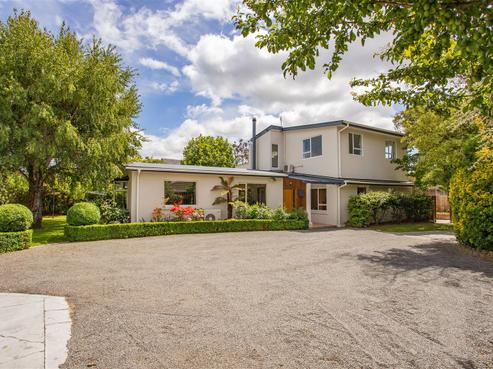7 Sawtell Place, Northcote
