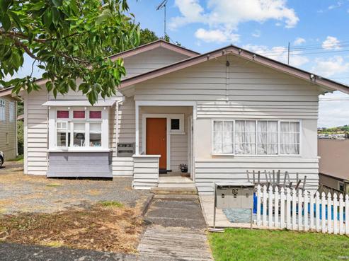 15 Carlton Road, Pukekohe