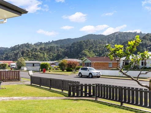 105 Centennial Avenue, Thames