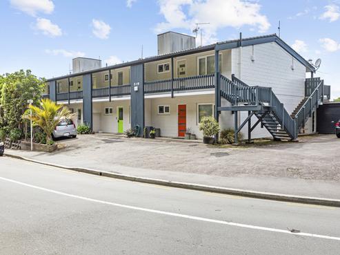 6/219 Grant Road, Thorndon