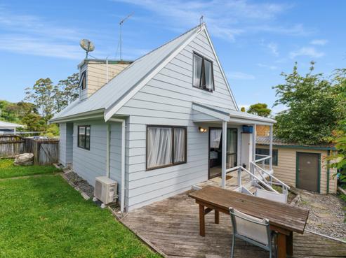 19A Olivine Street, Poike