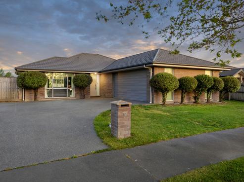 70 Aidanfield Drive, Aidanfield
