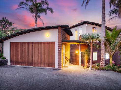 542D West Coast Road, Oratia