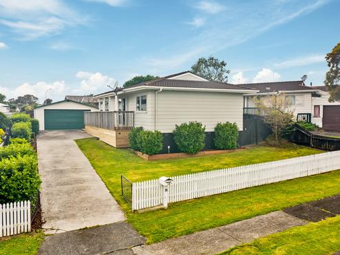 18 Bundena Place, Clendon Park