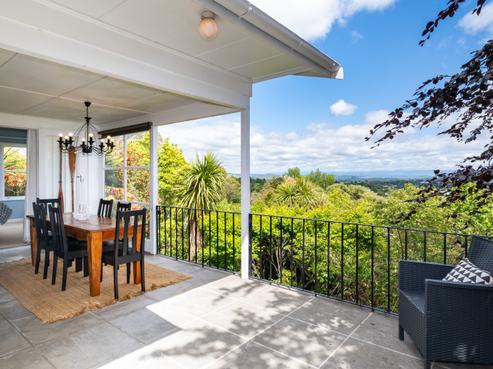14 Tauroa Road, Havelock North