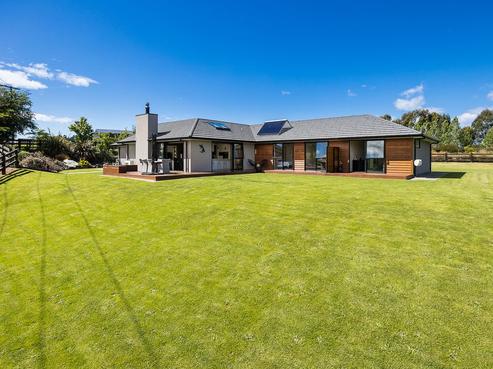 47 Awa Toru Drive, Fairfield