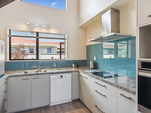 9 Awanui Drive, Waikanae