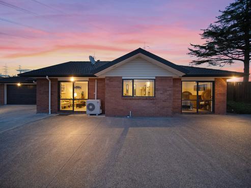225 Triangle Road, Massey