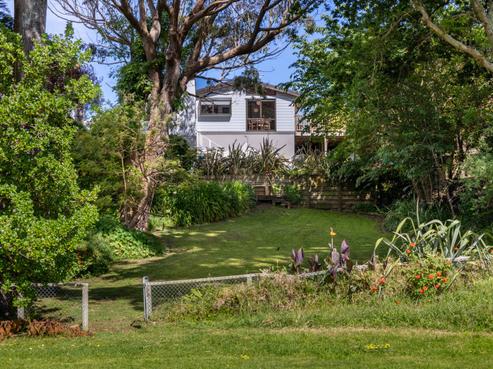 124 Renown Road, Raumati South