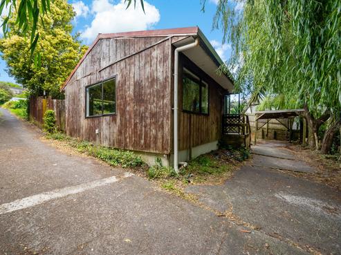 2/107A Woodglen Road, Glen Eden