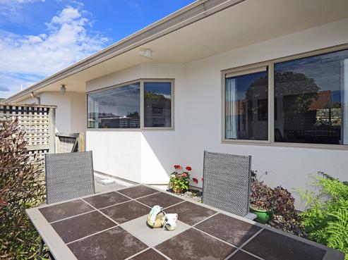 2/121 Auckland Road, Greenmeadows