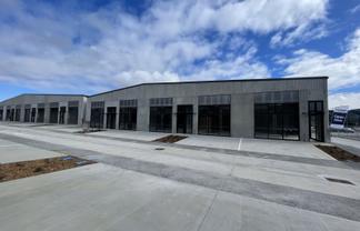 Versatile retail/office space