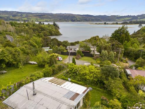 196 Doctors Point Road, Waitati