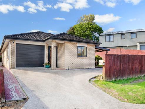 94 Robert Skelton Place, Clendon Park